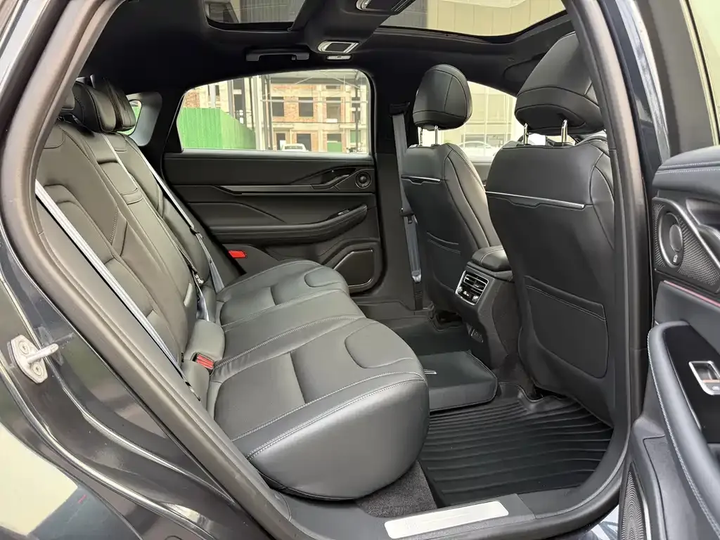 Lincoln Z 2023 из CN, фото 2