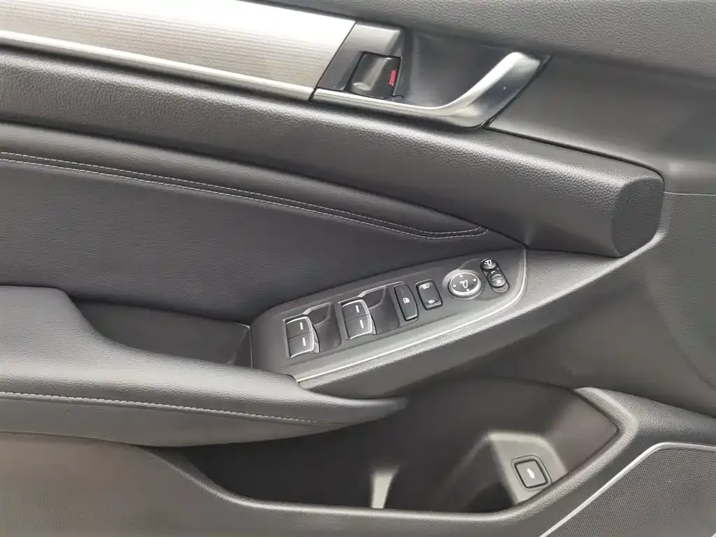 Honda Accord — фото 9