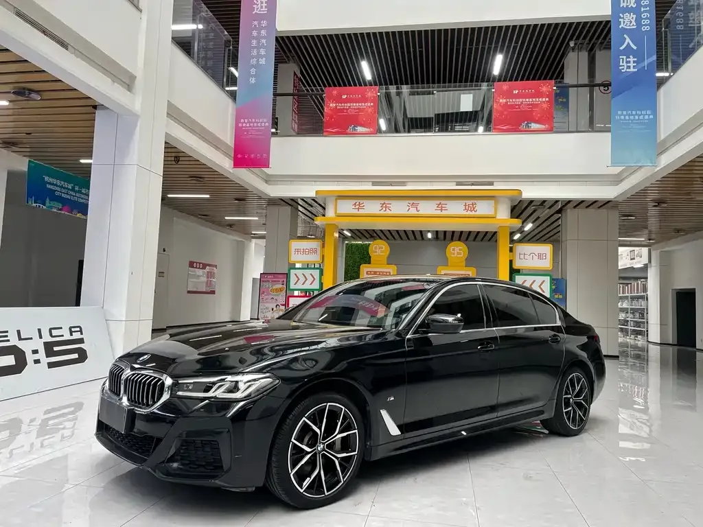 BMW 5 Series — фото 1