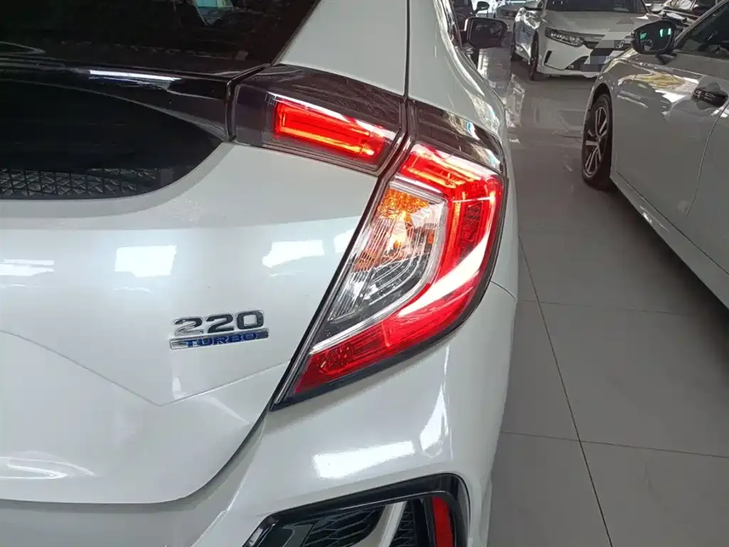 Honda Civic — фото 10