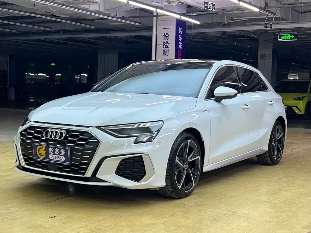 Audi A3 — фото 1