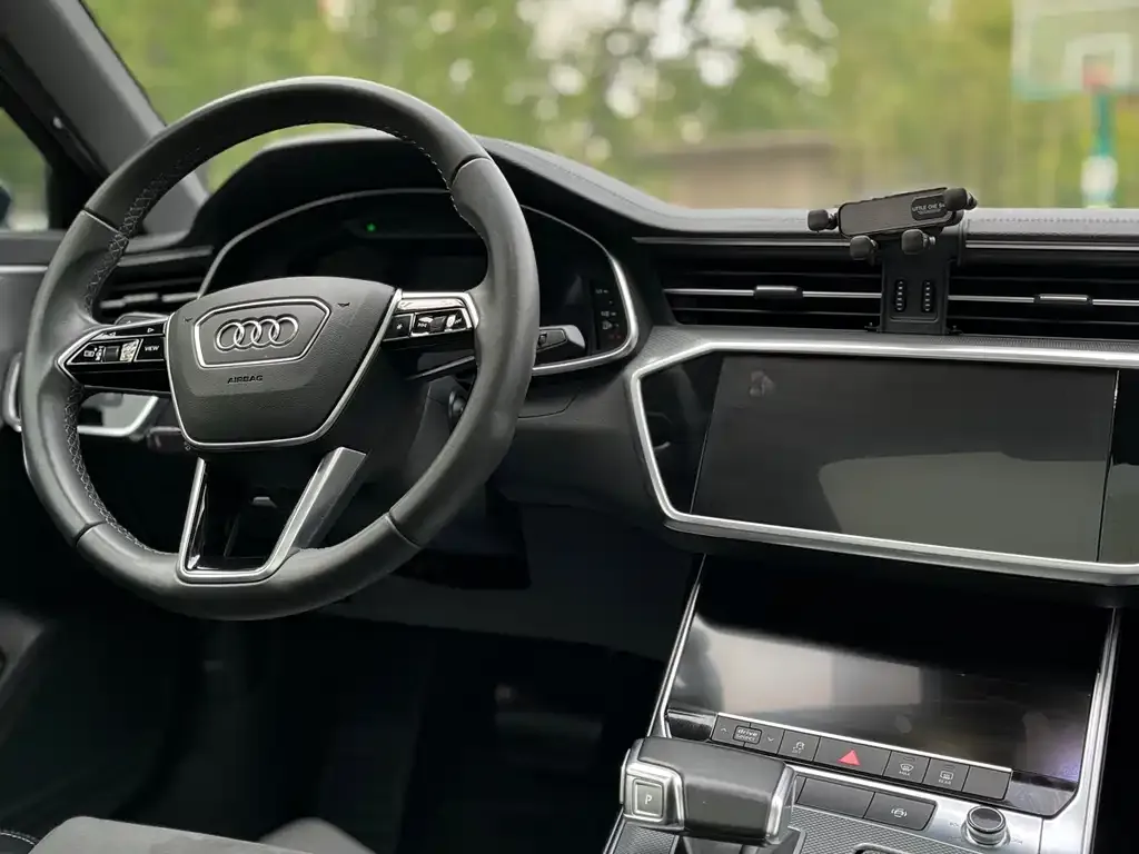 Audi A6L — фото 6