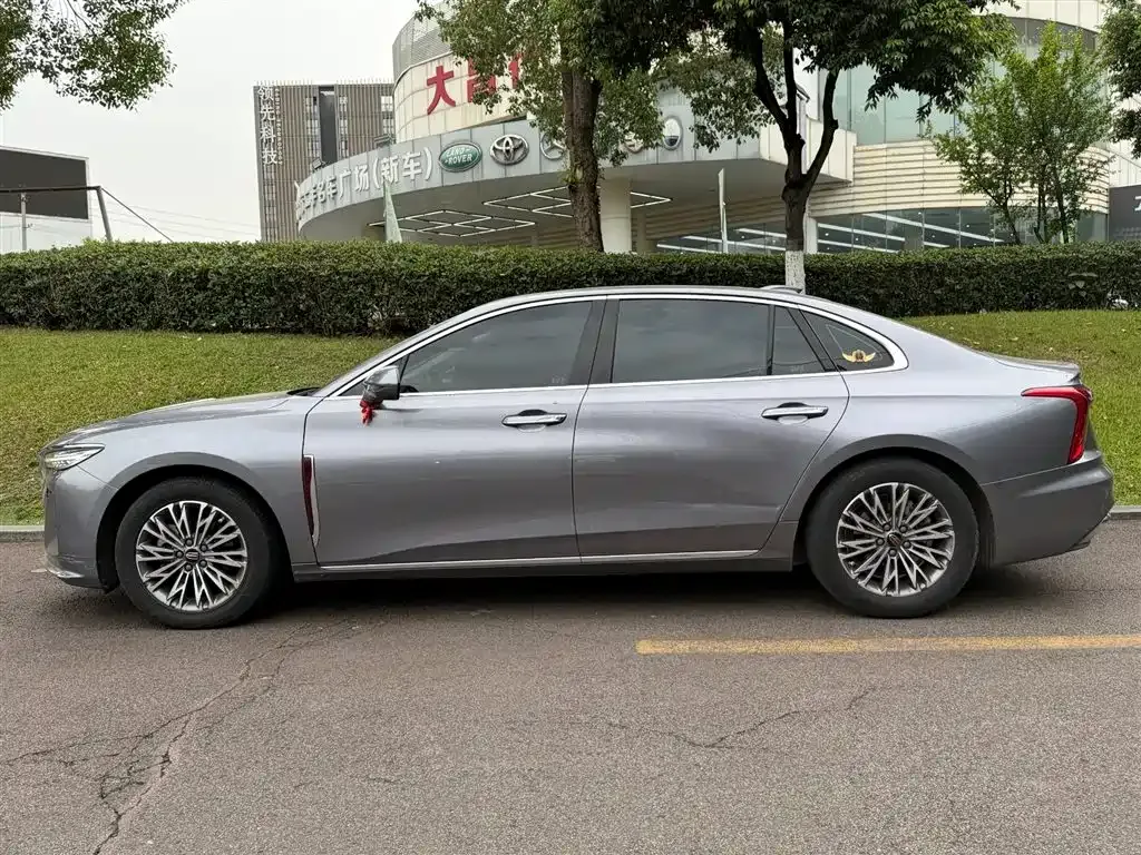Hongqi H5 — фото 4