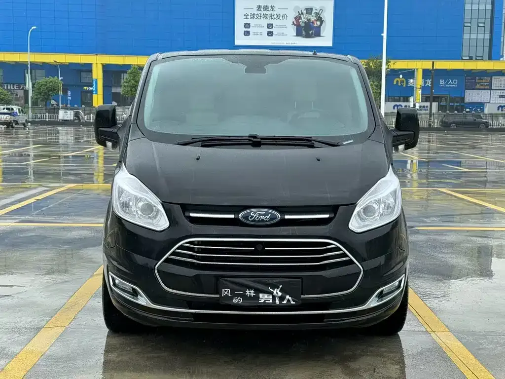 Ford Tourneo — фото 2