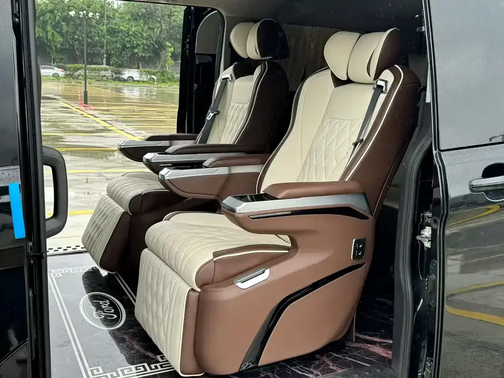 Ford Tourneo — фото 6