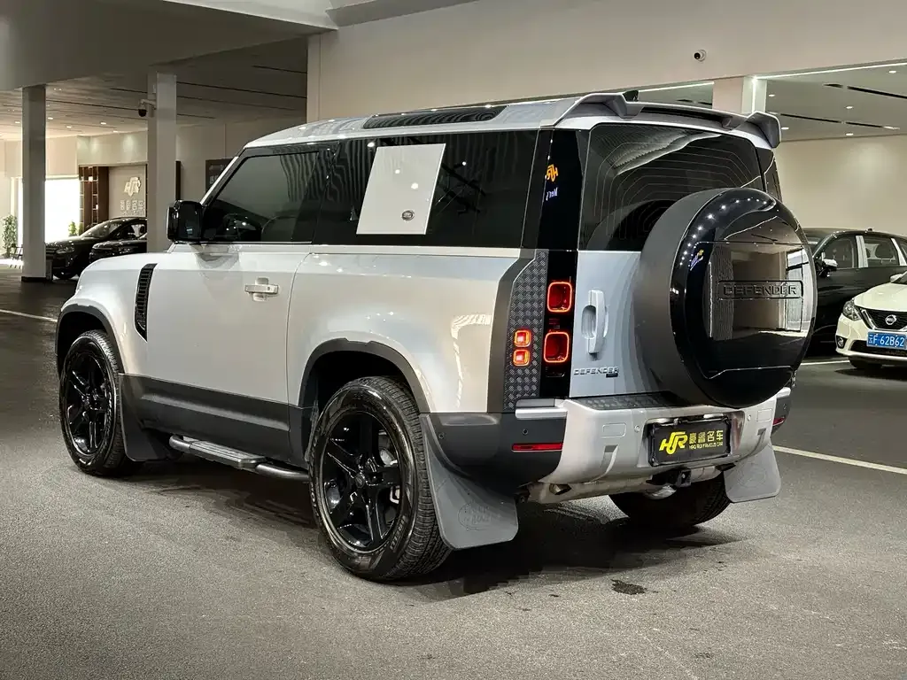 Land Rover Defender — фото 6