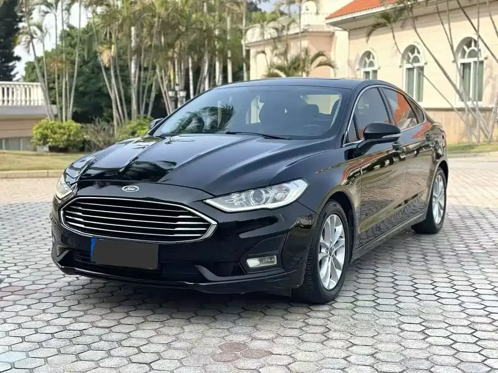 Ford Mondeo — фото 1
