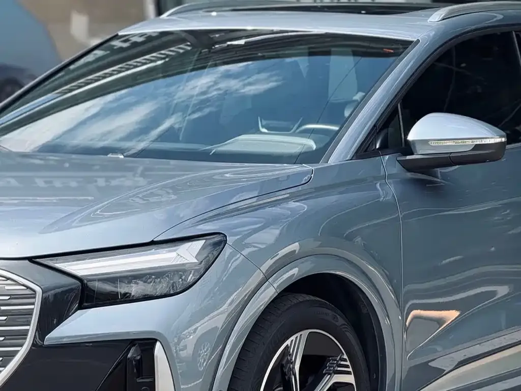 Audi Q4 e-tron — фото 7