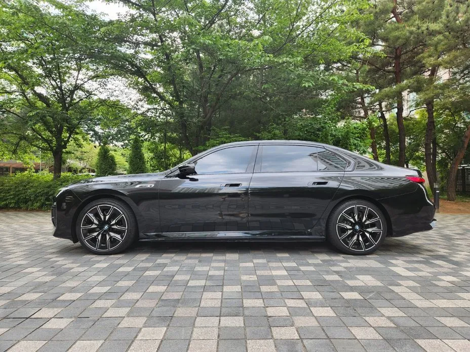 BMW i7 2024 из KR, фото 9