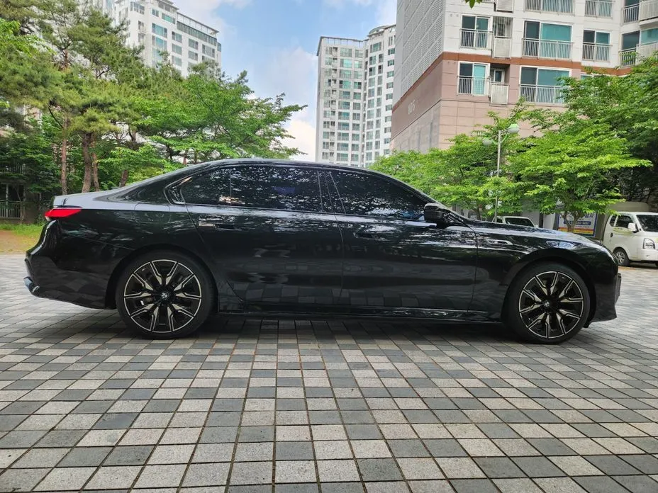 BMW i7 2024 из KR, фото 3