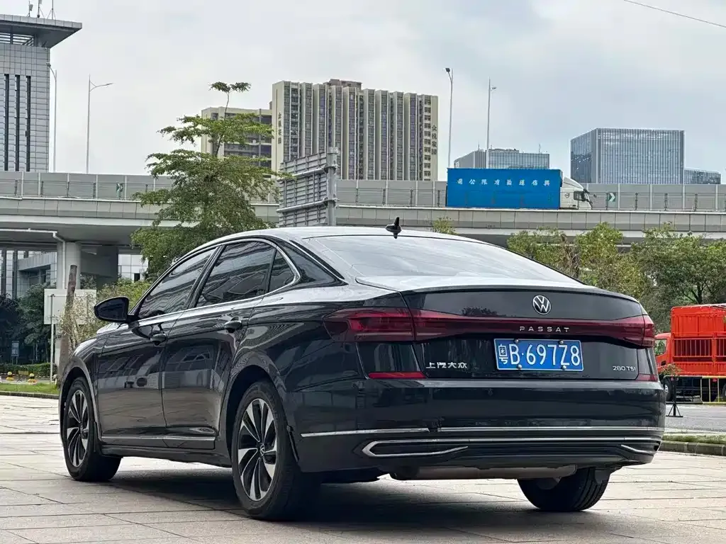 Volkswagen Passat — фото 5