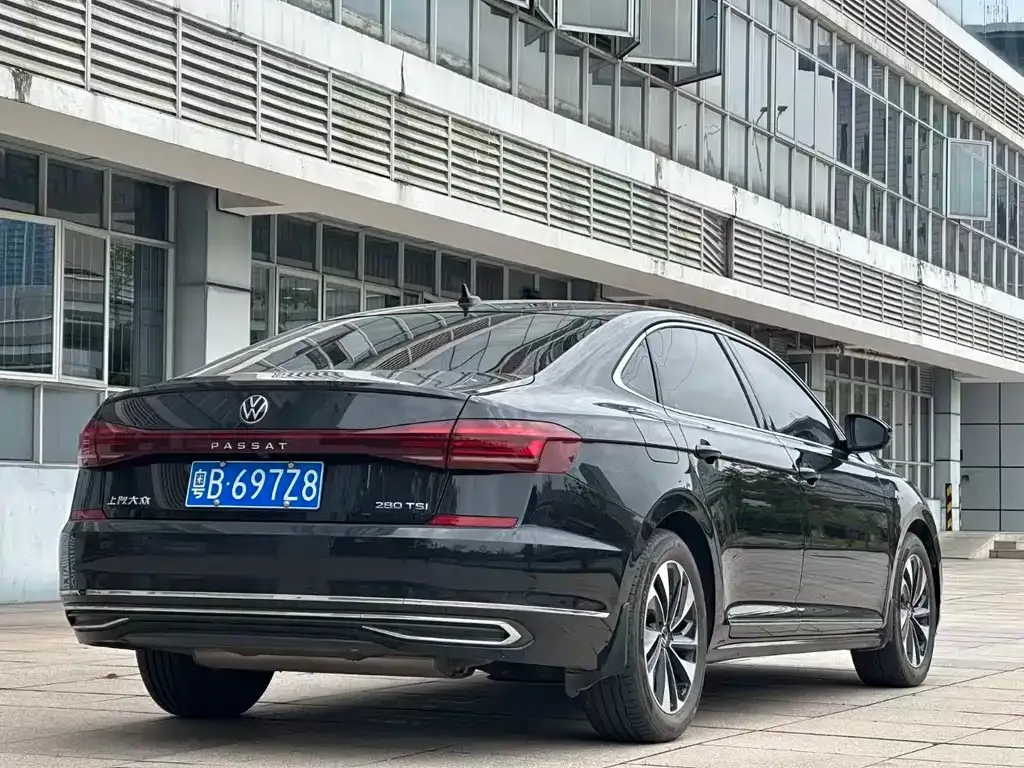 Volkswagen Passat — фото 9
