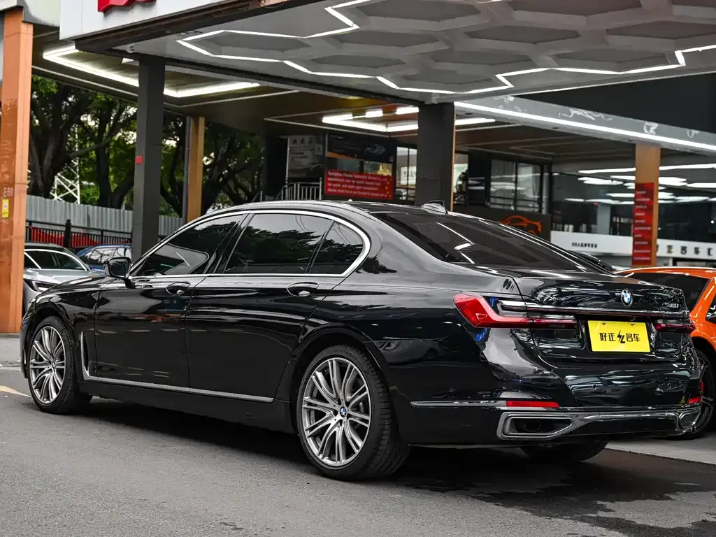 BMW 7 Series 2022 из CN, фото 10