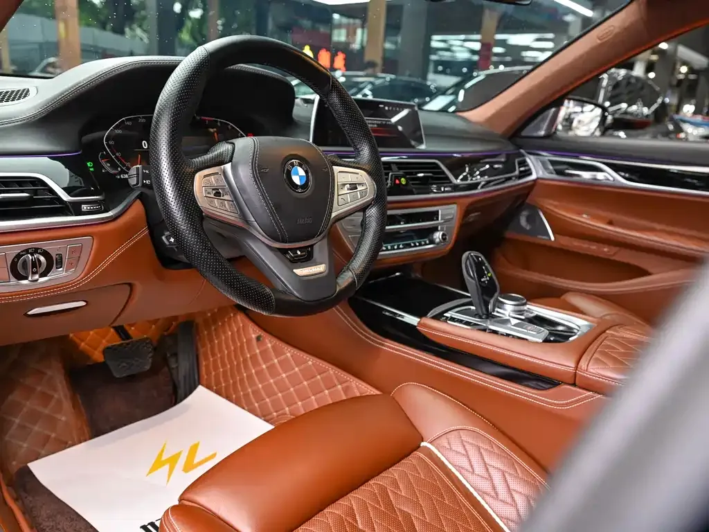 BMW 7 Series 2022 из CN, фото 9