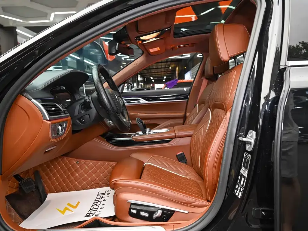 BMW 7 Series 2022 из CN, фото 7