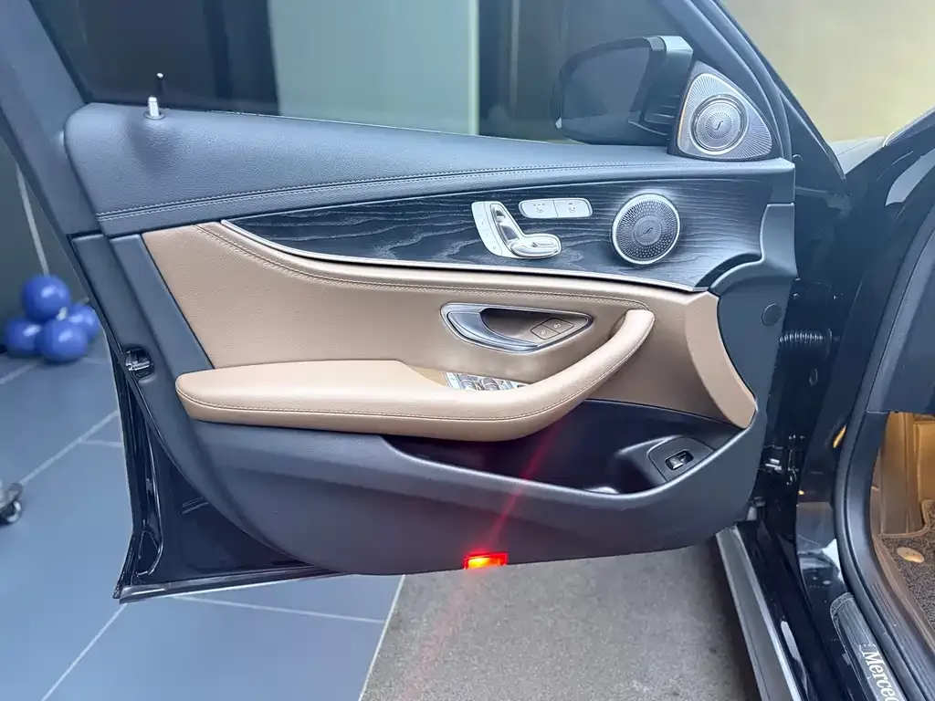 Mercedes-Benz E-Class 2022 из CN, фото 4