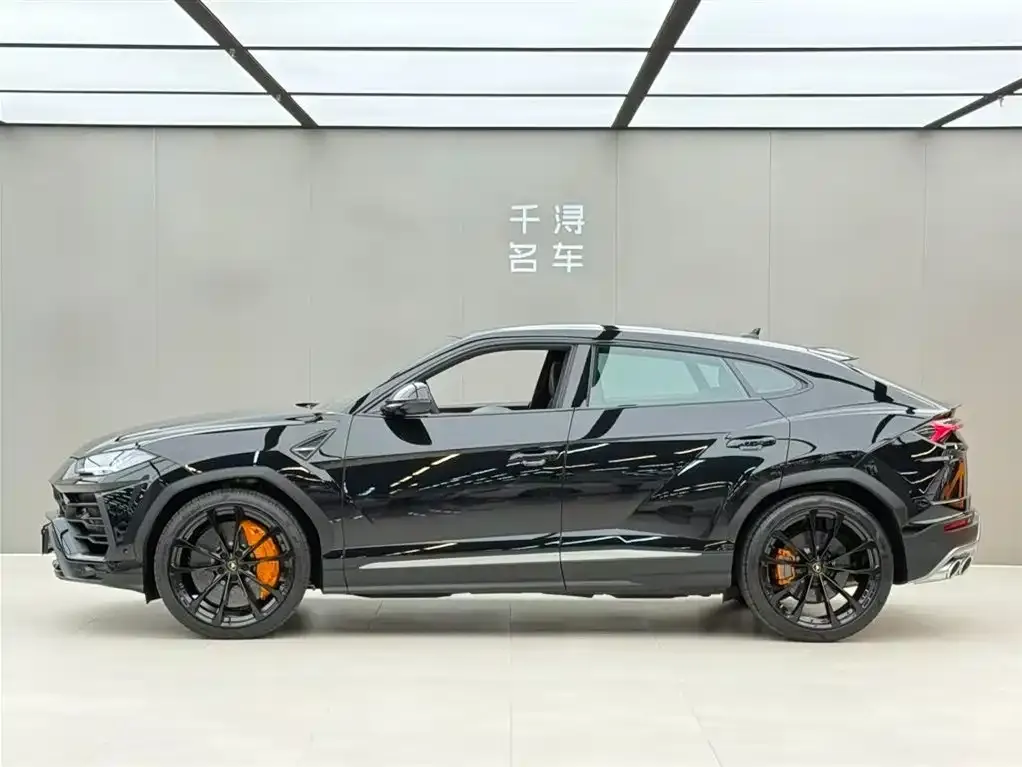 Lamborghini Urus — фото 10