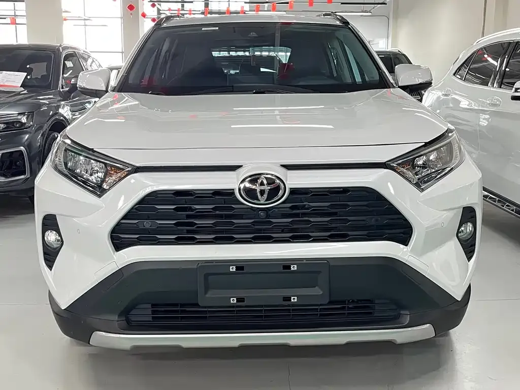 Toyota RAV4 — фото 10