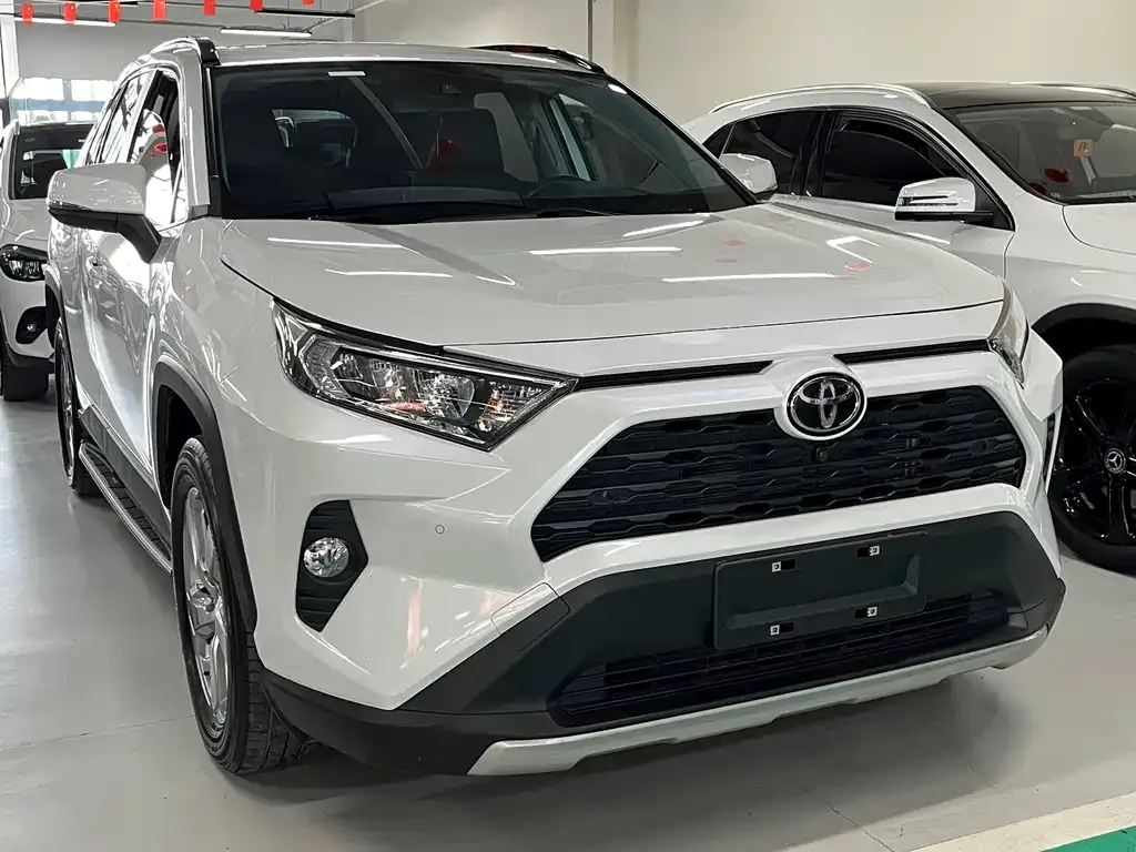 Toyota RAV4 — фото 9