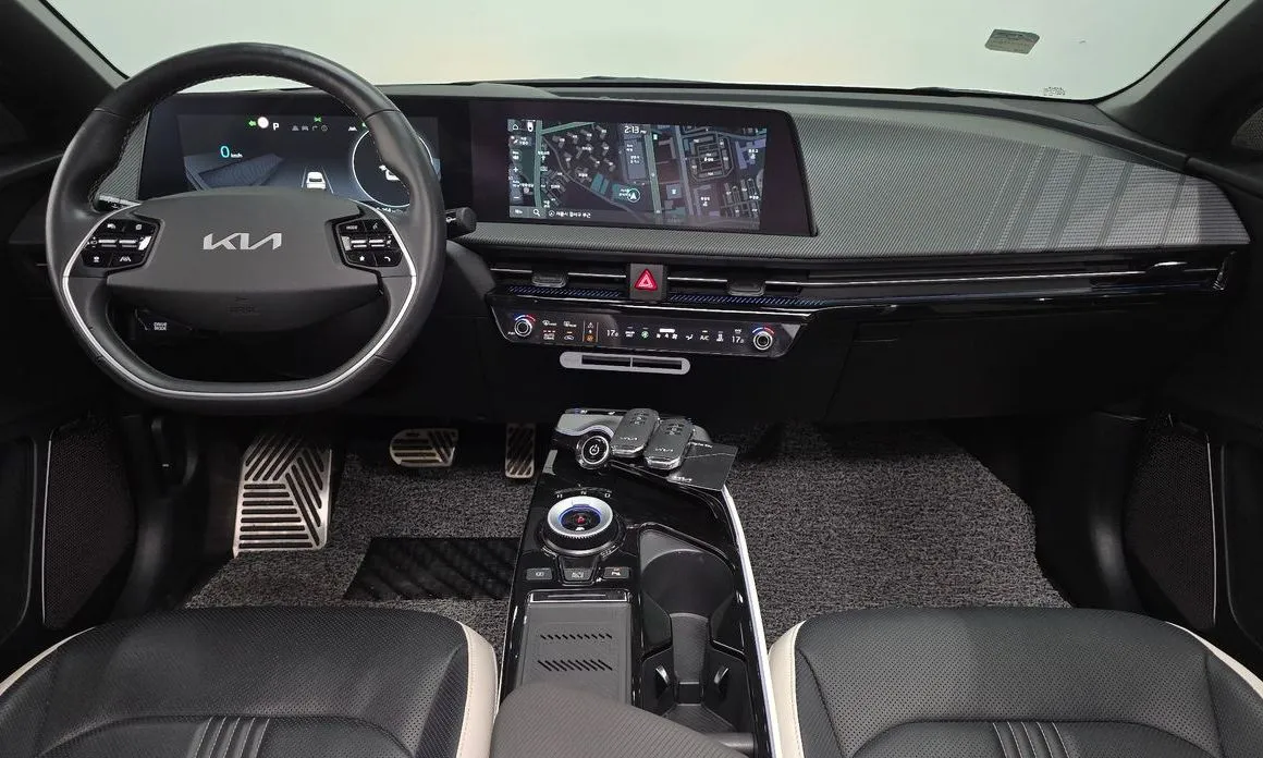 Kia EV6 2023 из KR, фото 2