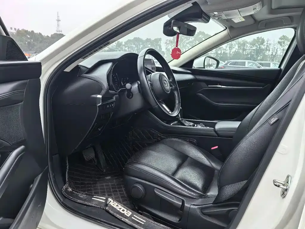 Mazda 3 Axela 2021 из CN, фото 3