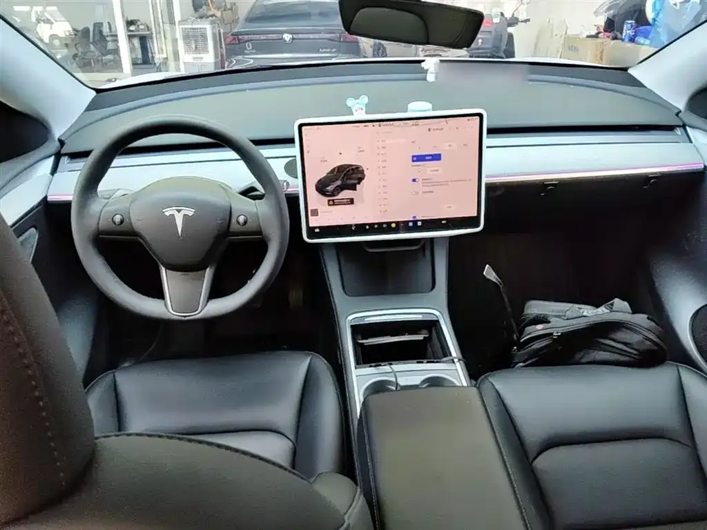 Tesla Model Y — фото 3