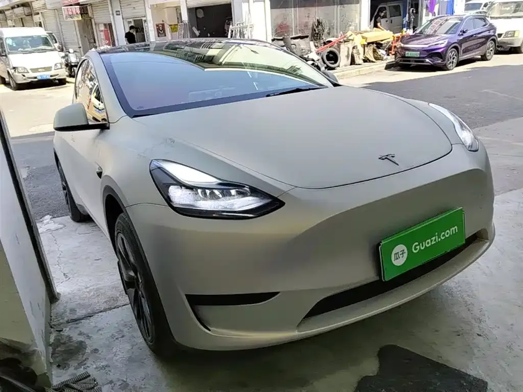 Tesla Model Y — фото 10