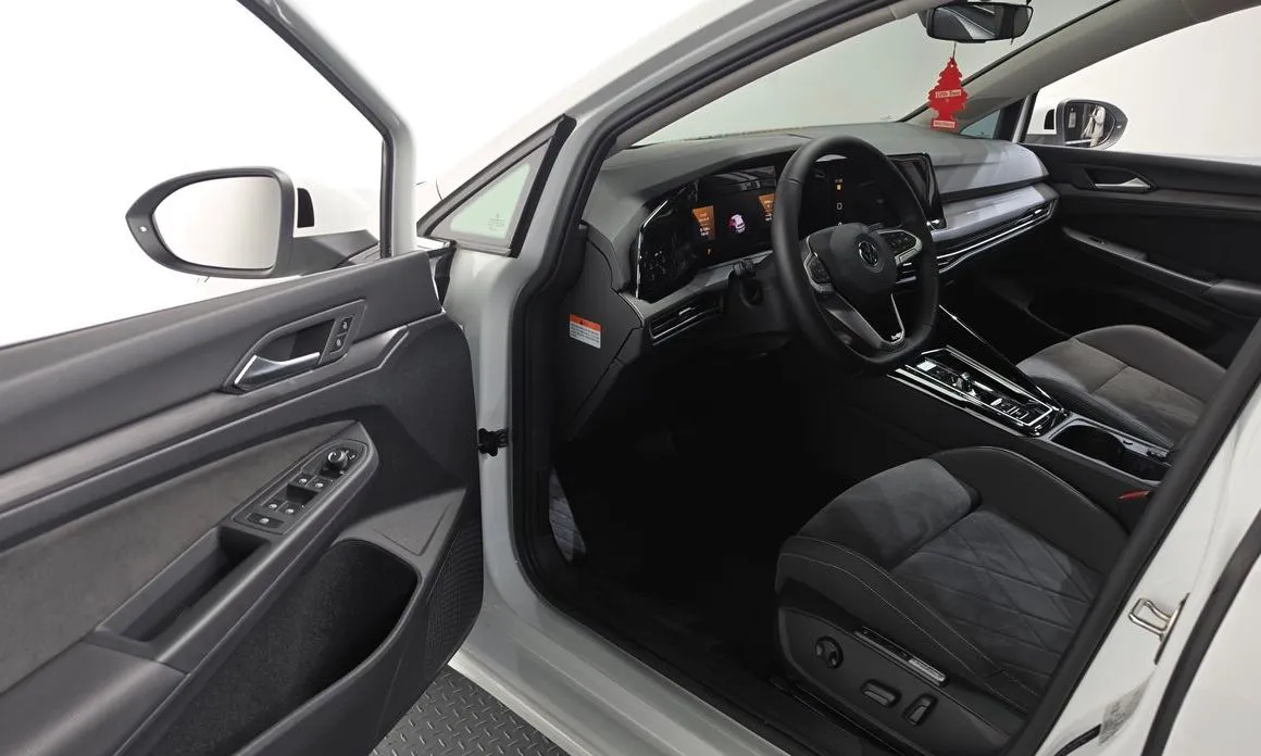 Volkswagen Golf 2023 из KR, фото 7