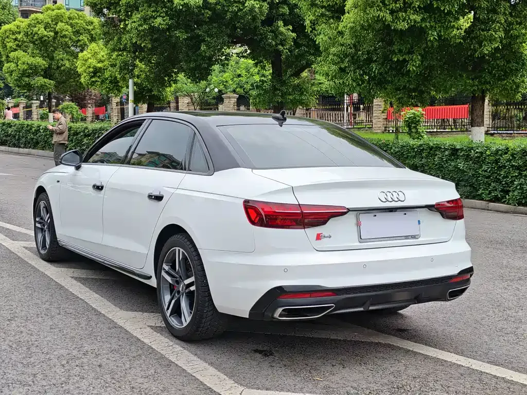 Audi A4L — фото 9