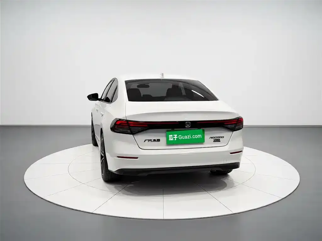 Honda Accord — фото 10