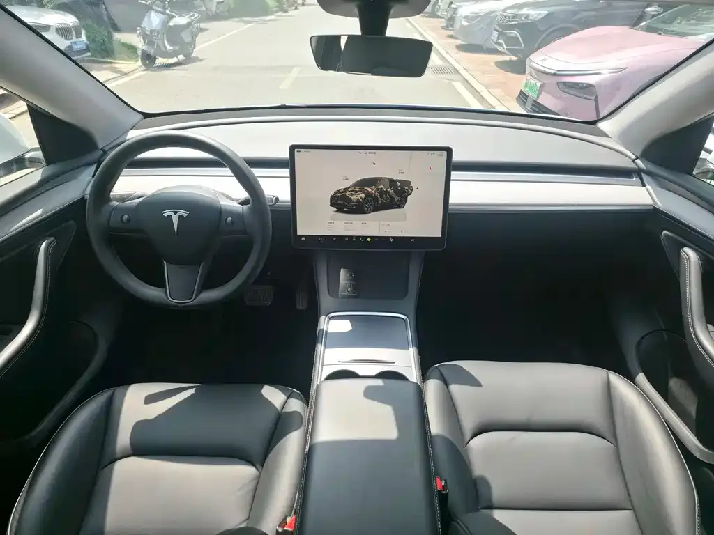 Tesla Model Y — фото 7