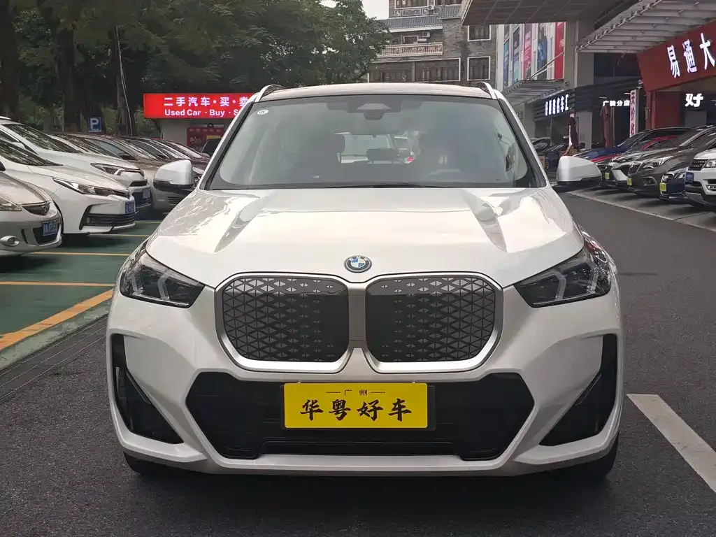 BMW iX1 2024 из CN, фото 10