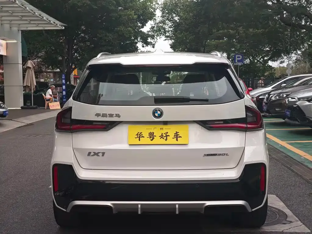 BMW iX1 2024 из CN, фото 8