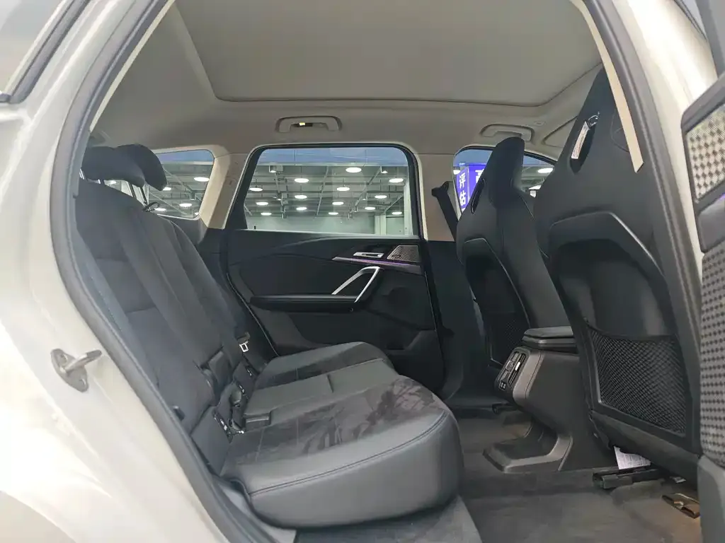 BMW iX1 2024 из CN, фото 3