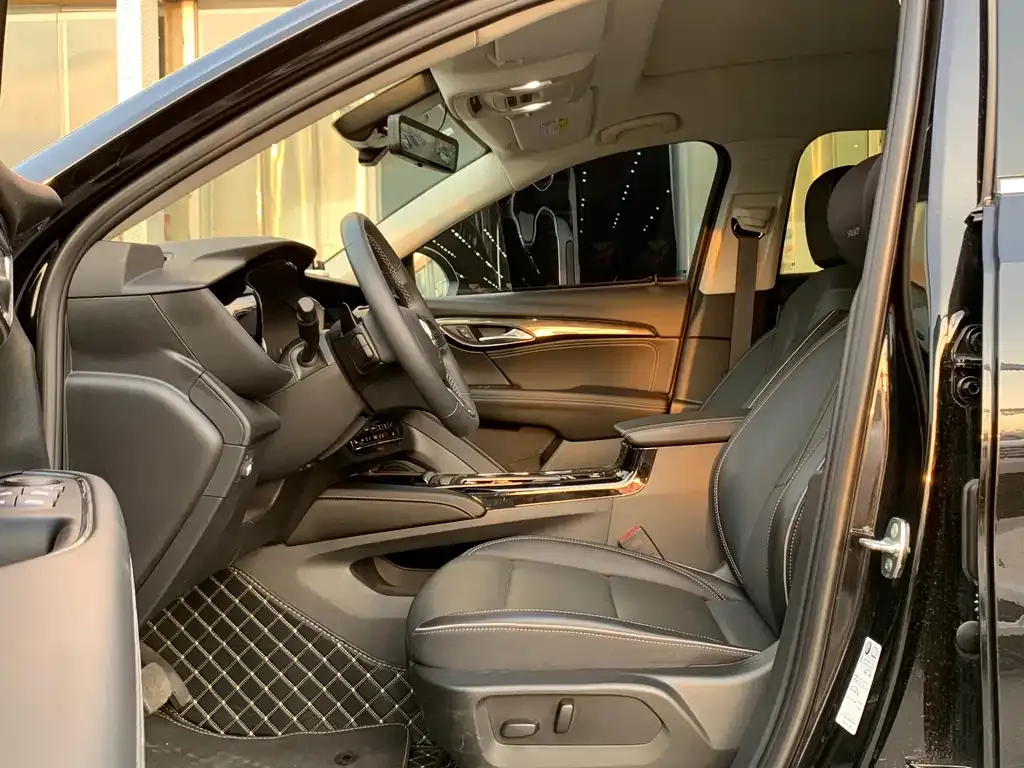 Buick Envision Plus — фото 4