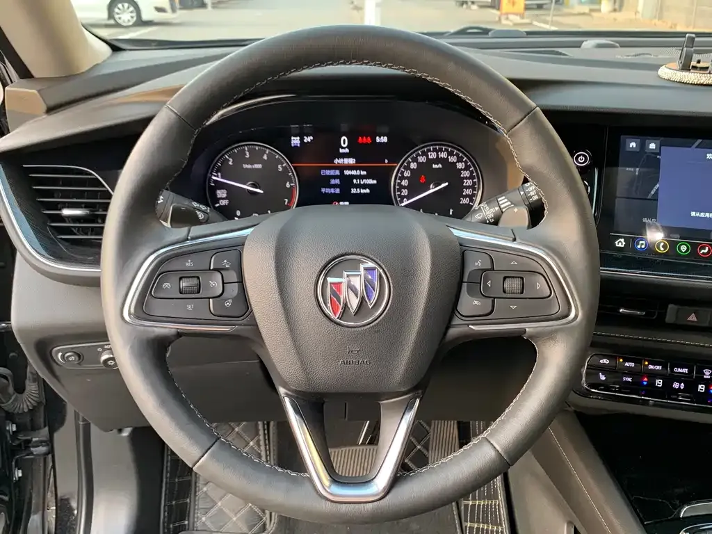 Buick Envision Plus — фото 8