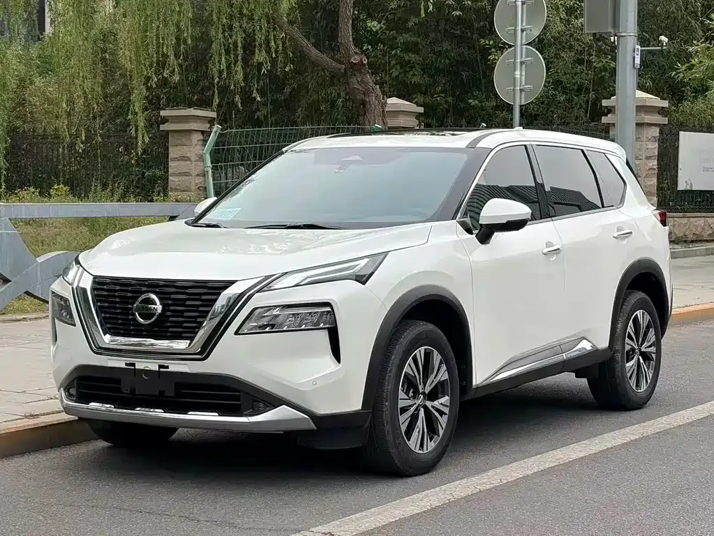 Nissan X-Trail — фото 1