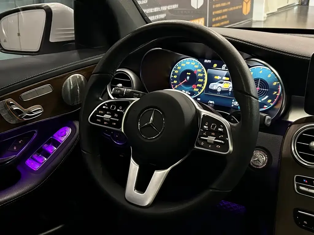 Mercedes-Benz GLC — фото 10