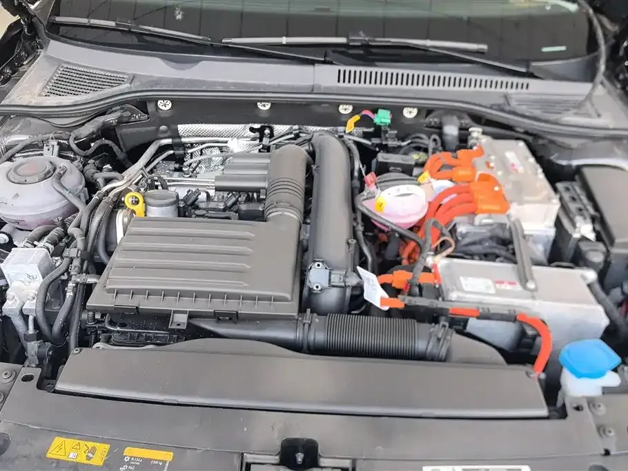 Volkswagen Passat New Energy — фото 7