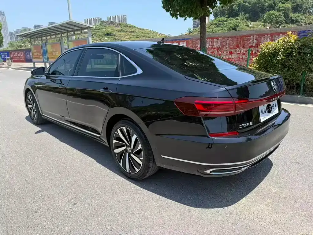 Volkswagen Passat — фото 9