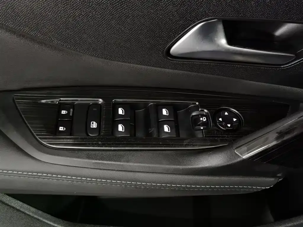Peugeot 408X 2024 из CN, фото 10