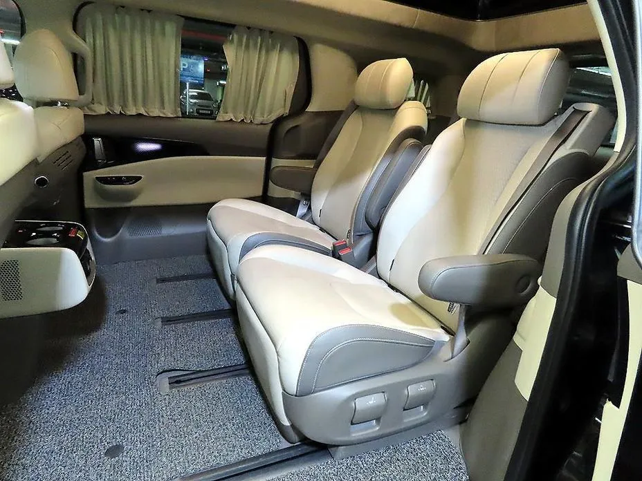 Kia Carnival — фото 10