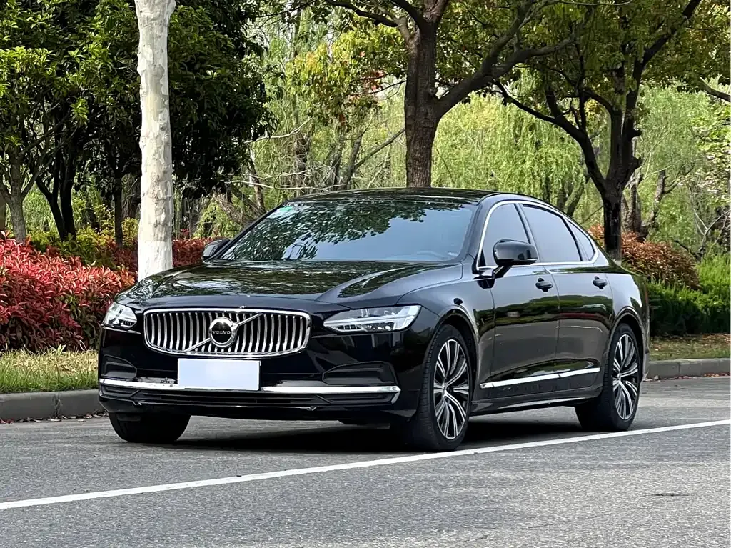 Volvo S90 — фото 1