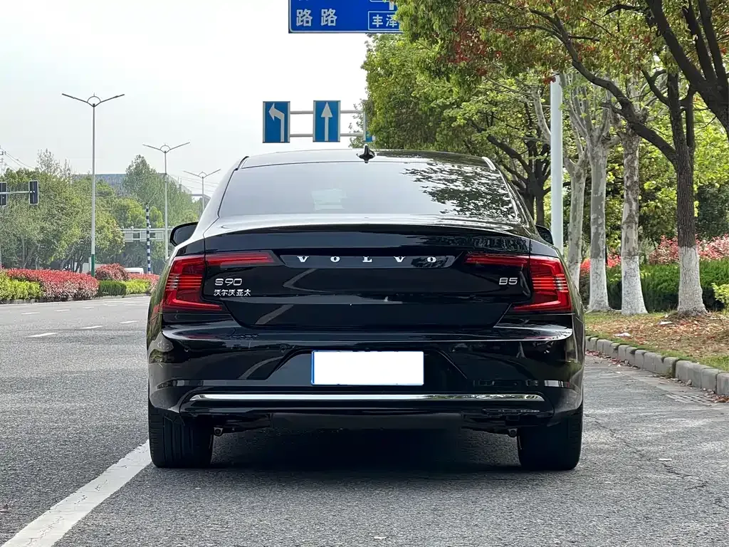 Volvo S90 — фото 5
