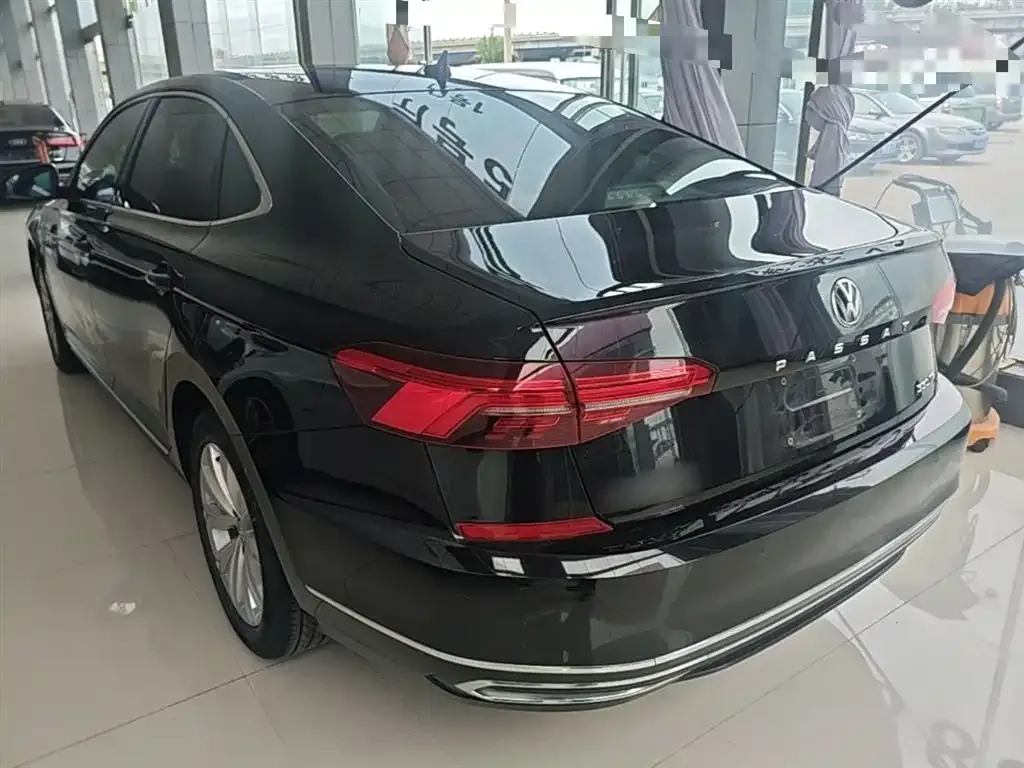 Volkswagen Passat — фото 2