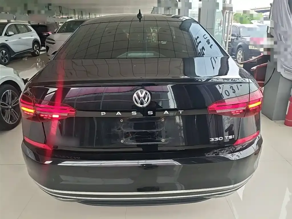 Volkswagen Passat — фото 8