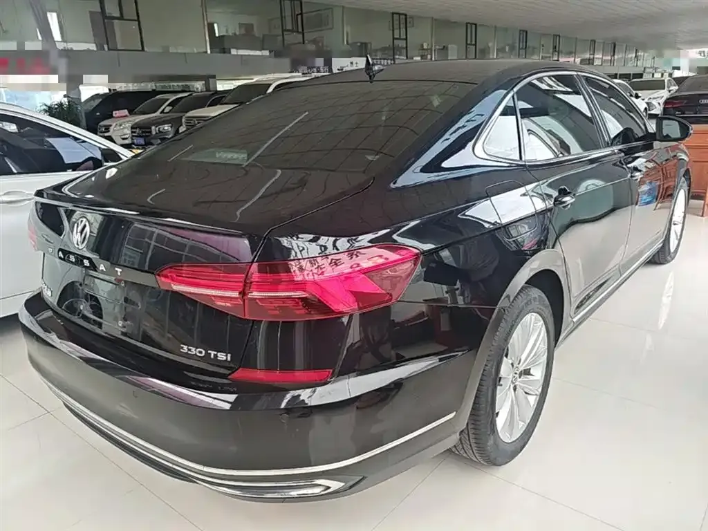 Volkswagen Passat — фото 6