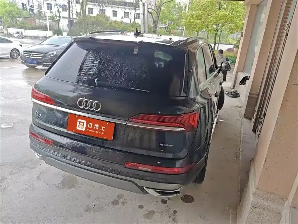Audi Q7 — фото 3