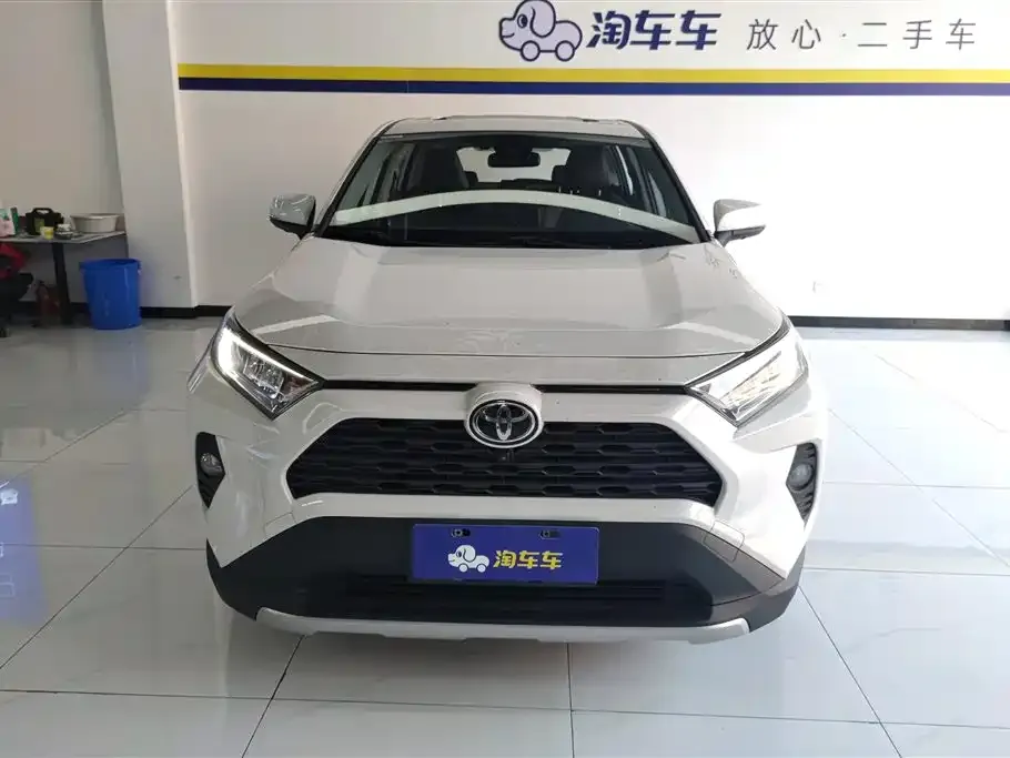 Toyota RAV4 — фото 3