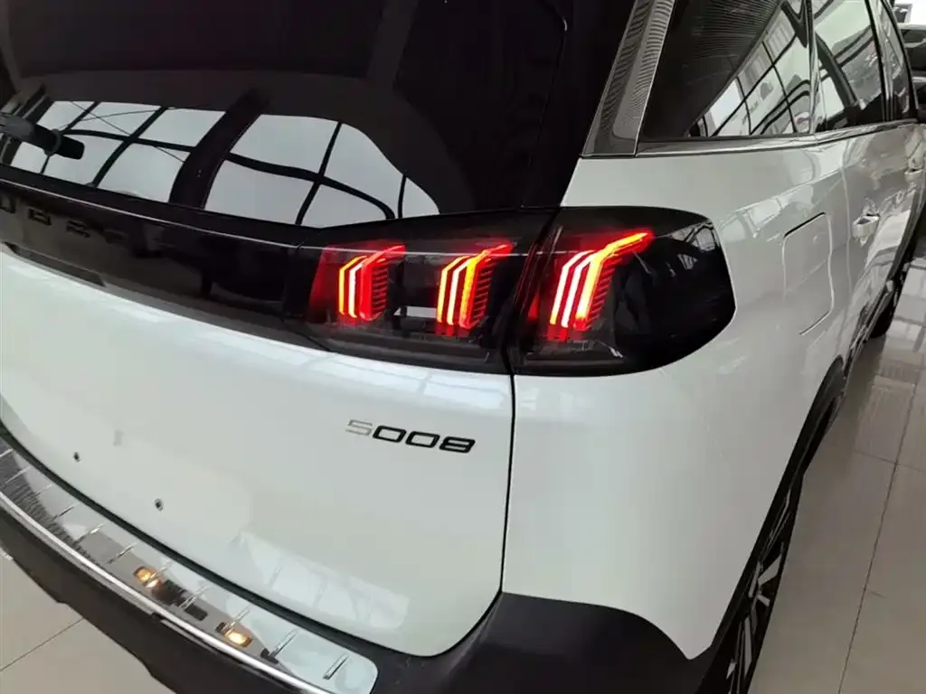 Peugeot 5008 2023 из CN, фото 2